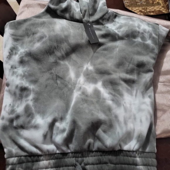 clothing such tops, sport bra and hoodies( Suzy shier, urban planent, and shoes - Picture 6 of 7